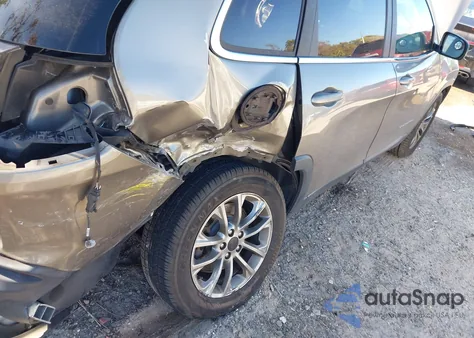 2019 Jeep Cherokee Latitude Plus Fwd z USA, uszkodzony, nr VIN 1C4PJLLX9KD120087